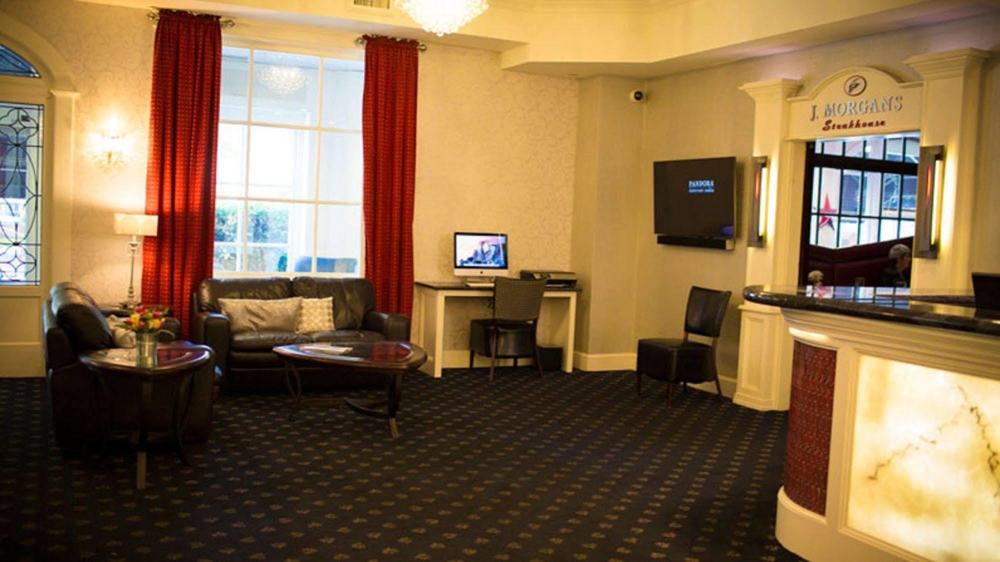Capitol Plaza Hotel Montpelier Tapestry Collection By Hilton Exterior photo